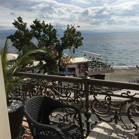 Avgustini Apartman *