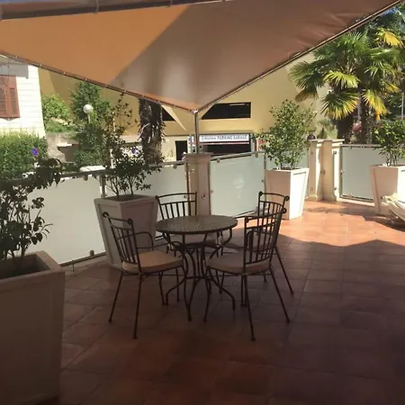 Avgustini Apartman *