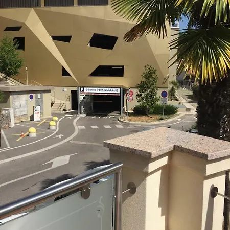 Avgustini Apartman *